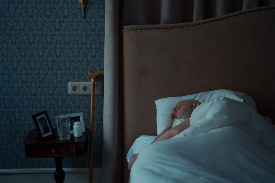 Troubles du Sommeil chez les Seniors en EHPAD : Solutions