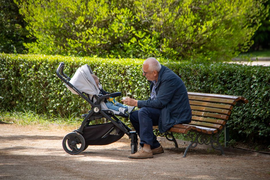 Exercices doux avec un parent âgé : guide EHPAD Tanit