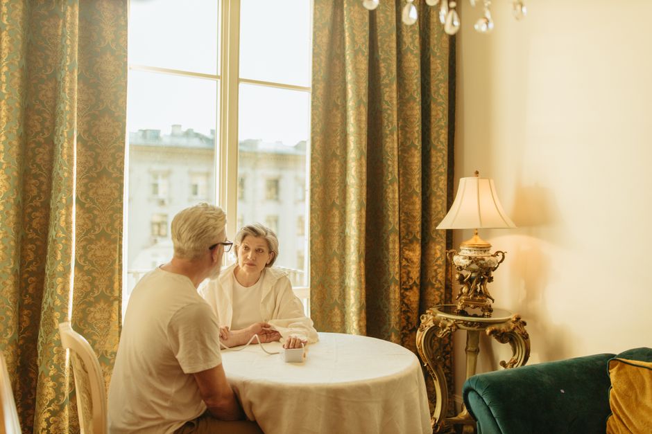 Tension artérielle seniors en automne : prévenir les risques